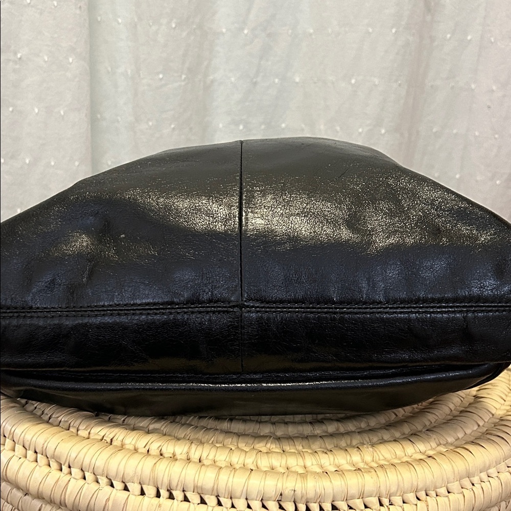 Hobo Black Leather Shoulder Bag Large Minimalist Classic Travel Work Tote - Picture 4 of 16